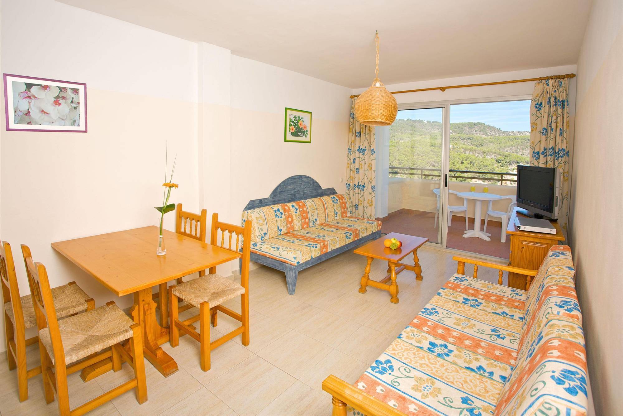 Port de Sant Miguel 산 미구엘 파크 / 에스메랄다 마르 아파트 호텔 객실 사진